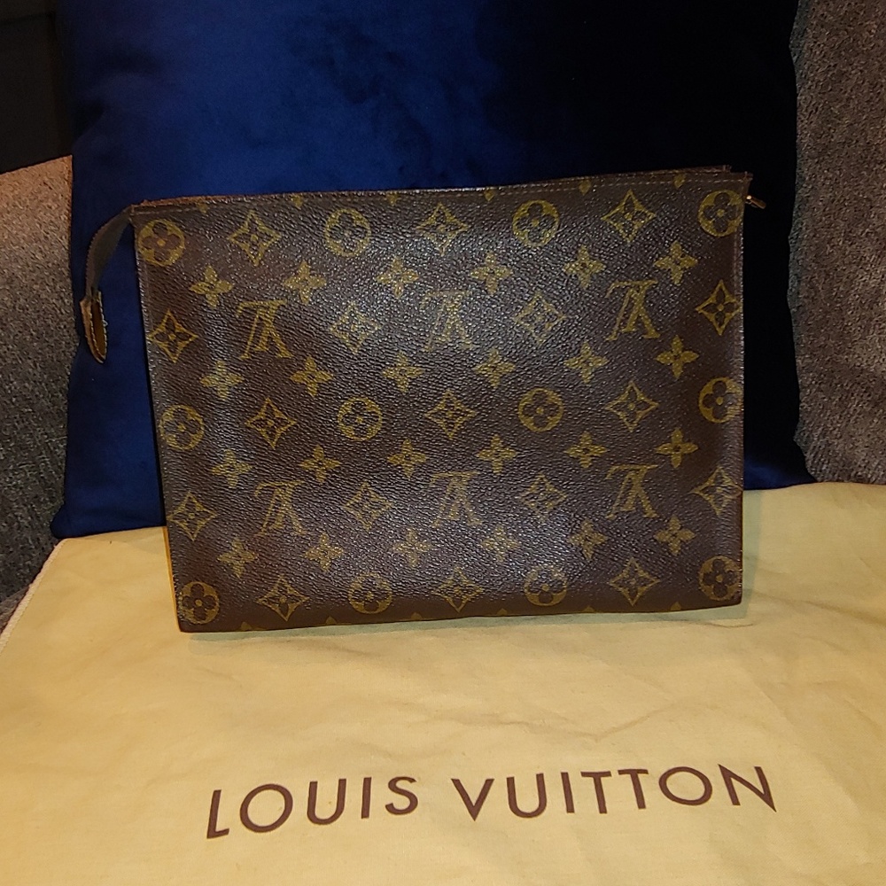 Louis Vuitton Toiletry 26 - Picture 1 of 8